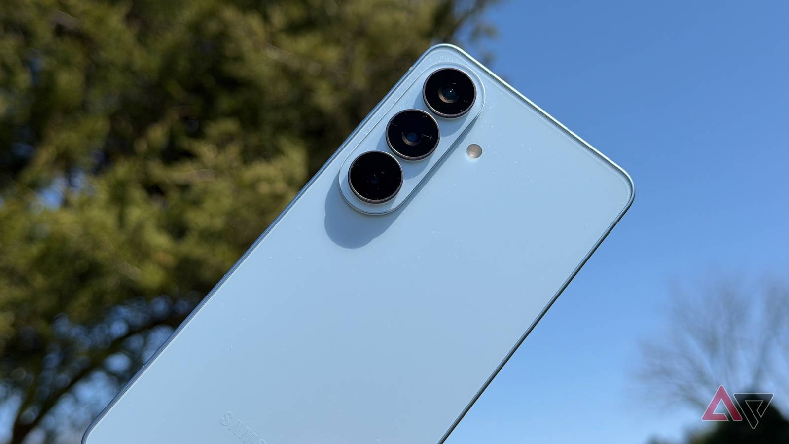 Ponsel Samsung Galaxy akhirnya mengejar pesaing Android dengan indikator kecepatan jaringan